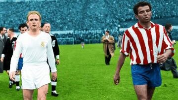 Di Stéfano y Vavá salen del Metropolitano en las semifinales de la Copa de Europa de 1959.