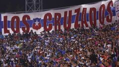 El lado B de la derrota cruzada: hinchada protagonizó el duelo