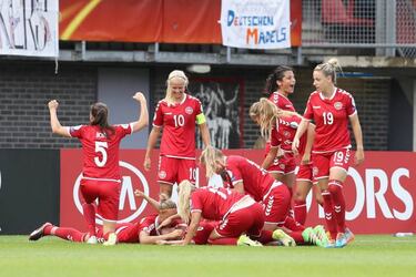 Denmark stun serial winners Germany to reach semi-finals