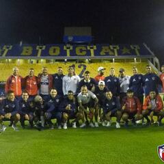 Con Teo, el Junior reconoció el campo de La Bombonera