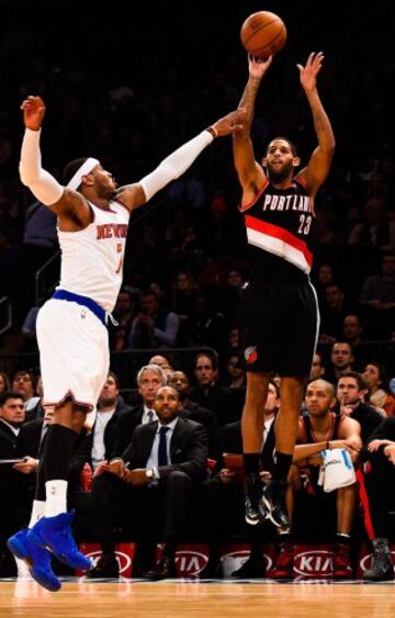 Carmelo Anthony intenta estar en todas partes pero no puede: los Knicks, de mal en peor.