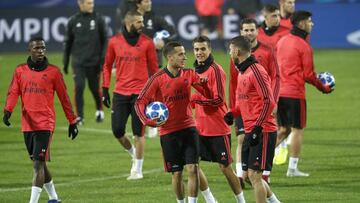 06/11/18 PREVIA PARTIDO CHAMPIONS LEAGUE FASE DE GRUPOS GRUPO G ESTADIO STRUNCOVY SADY VIKTORIA PLZEN - REAL MADRID ENTRENAMIENTO GRUPO VINICIUS BENZEMA LUCAS VAZQUEZ REGUILON SERGIO RAMOS