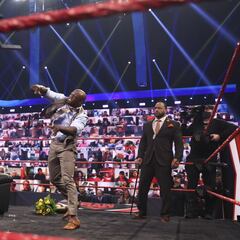 Lashley cambia de actitud antes de Money in the Bank