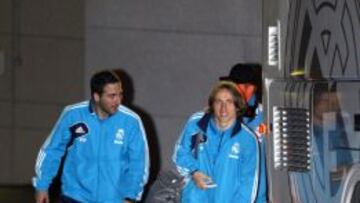 15/03/13 ESTADIO SANTIAGO BERNABEU 
 CONCENTRACION JUGADORES REAL MADRID 
 PREVIA PARTIDO MALLORCA 
  AUTOBUS AUTOCAR HIGUAIN MODRIC