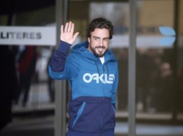 Fernando Alonso salió del Hospital General de Catalunya camino de Oviedo donde descansará para terminar de recuperarse.