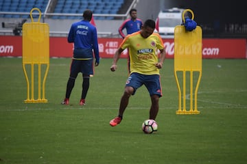 Después de la rueda de prensa en la que estuvieron José Pékerman, Carlos Bacca y Giovanni Moreno, el equipo nacional hizo su única práctica antes del partido ante China.