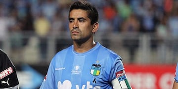 Estuvo en el equipo Vitória en la temporada 2004.