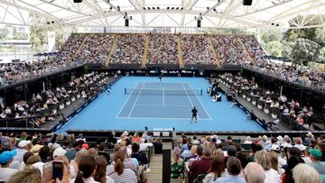 Imagen de las gradas llenas durante el partido entre Naomi Osaa y Serena Williams en un torneo de exhibición de Adelaida.