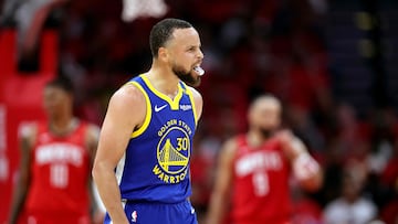 HOUSTON, TEXAS - APRIL 20: Stephen Curry #30 of the Golden State Warriors celebrates a basket against the Houston Rockets during the second quarter in Game One of the Western Conference First Round NBA Playoffs at Toyota Center on April 20, 2025 in Houston, Texas. NOTE TO USER: User expressly acknowledges and agrees that, by downloading and or using this photograph, User is consenting to the terms and conditions of the Getty Images License Agreement. Alex Slitz/Getty Images/AFP (Photo by Alex Slitz / GETTY IMAGES NORTH AMERICA / Getty Images via AFP)