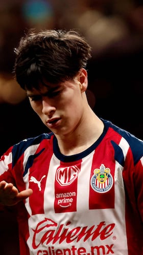 Guadalajara's forward #34 Armando Gonzalez celebrates scoring his team's fourth goal during the Liga MX Apertura football match between Guadalajara and Atlas at the Akron Stadium in Zapopan, Mexico on October 25, 2025. (Photo by Ulises Ruiz / AFP)