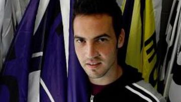 <b>SU BANDERA. </b>David García posa para AS con una bandera del Espanyol, la que le llega al corazón desde que era muy pequeño.