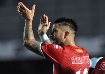 Con cinco goles se ha convertido en el máximo anotador del Veracruz, supera en productividad a Julio Furch.