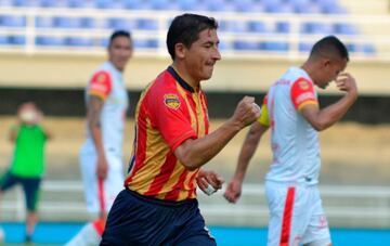 Johan Fano fue campeón de goleo vistiendo la playera del Atlante en el Torneo Bicentenario 2010, junto a Hércules Gómez y Javier Hernández. El peruano estuvo dos torneos con los azulgranas y metió 19 goles. Después de militar en varios equipos de Perú y Colombia, el delantero se retiró en Sport Boys en 2017. Actualmente tiene 41 años.