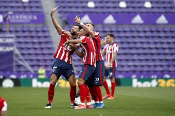 Los jugadores del Atlético de Madrid celebrando el título de campeones de LaLiga Santander después de ganar al Valladolid por 1-2