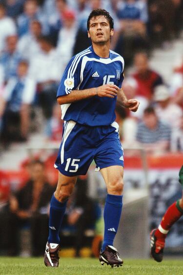 El delantero nacido en Kavala, una ciudad de Grecia, situada en el noreste del país, estuvo en la temporada 2004/05 en el Celta de Vigo. Además pasó por equipos como AC Perugia, ACF Fiorentina, Torino FC o PAOK Salónica FC. 