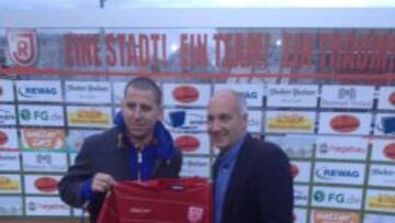 Koke, en la presentación de su nuevo equipo, el Regensburg alemán.