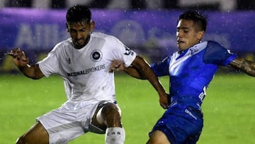 Real Pilar dio un golpazo a Vélez