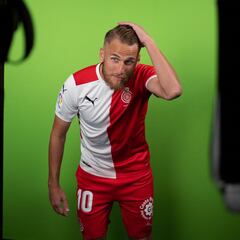 El Girona lucha por el playoff ante un Las Palmas tocado