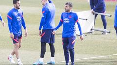 Koke y Correa, en un momento del entrenamiento.