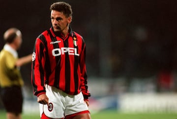 Temporadas en el FC Inter: 1998-2000
Temporadas en el AC Milan: 1995-97