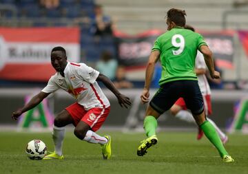 Adquirido por el equipo austriaco en 2014, el guineano jugó durante dos temporadas en el Salzburgo ganando 2 ligas y 2 Copas con un total de 71 partidos con 17 goles y 15 asistencias. Al destacar, fue traspasado al Leipzig en 2016.  