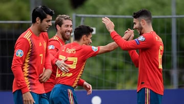 Spain&#039;s defender Jesus Navas (2R) celebrates with Spain&#039;s forward Alvaro Morata, Spain&#039;s defender Sergio Ramos and Spain&#039;s defender Mario Hermoso after scoring during the UEFA Euro 2020 group F qualifying football match between Faroe I