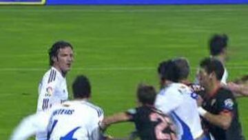 <b>47'. </b>Penalti de Coke a Mateos.