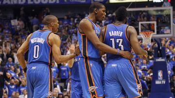 Russell Westbrook, Kevin Durant y James Harden, con los Thunder.