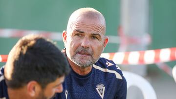 Paco López, durante el Barbate - Cádiz CF.