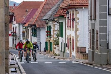 El plan perfecto para recorrer Navarra en bicicleta este otoño