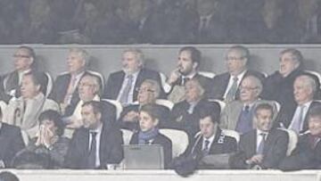 <b>EL PALCO. </b>Panorámica general del palco presidencial en el partido de anoche en el Santiago Bernabéu.