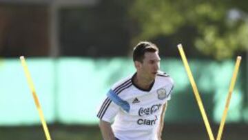 LESIONADO. Messi sigue recuperándose de la lesión en el bíceps femoral en Argentina.