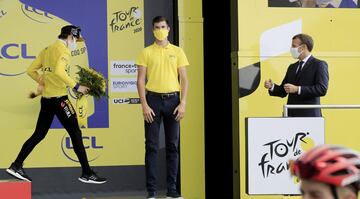 Miguel Ángel López, colombiano del Astana, ganó la etapa reina del Tour en su primera participación en la carrera francesa. Rigoberto Urán perdió tiempo y es sexto de la general. Roglic sigue líder. 