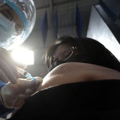 ¿Por qué la segunda dosis de la vacuna Pfizer produce más efectos secundarios?