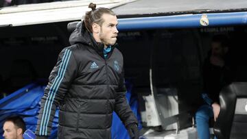 Bale se cae por molestias en la espalda, pero irá con Gales