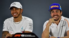 Lewis Hamilton y Fernando Alonso, en Abu Dhabi 2018. 