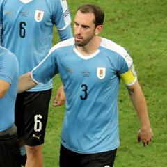 Perú echa a Uruguay en los penaltis y se mete en semifinales