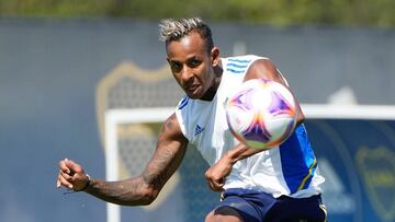 Sebastián Villa en un entrenamiento de Boca Juniors.