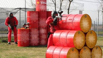 Luis Enrique se lleva a la Selecci車n a un 'paintball'