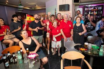 Familiares y amigos de Eva Navarro en Yecla, Murcia. 