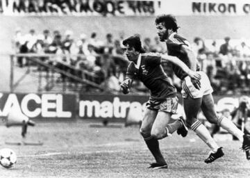 El fútbol inglés despidió a uno de sus ilustres delanteros, Paul Mariner, que falleció a los 68 años. Mariner disputó 35 partidos y marcó 13 goles con Inglaterra, con la que disputó el Mundial de 1982. Sus mejores días los vivió como jugador del Ipswich T