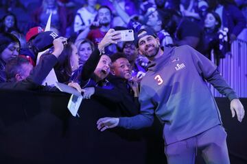 El jugador de los New England Patriots Kicker Stephen Gostkowski durante la Opening Night de la Super Bowl en el State Farm Arena.  