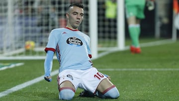 Iago Aspas celebra el gol que anotó contra el Valencia en Mestalla.