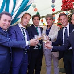 Guardado adopta el papel de Joaquín pero con la ayuda de Joaquín