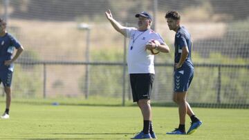 Antonio Iriondo y Enzo Zidane durante un entrenamiento del Rayo Majadahonda. 