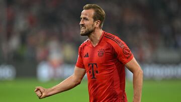 Soccer Football - Bundesliga - Bayern Munich v VfB Stuttgart - Allianz Arena, Munich, Germany - October 19, 2024 Bayern Munich's Harry Kane celebrates scoring their first goal REUTERS/Angelika Warmuth DFL REGULATIONS PROHIBIT ANY USE OF PHOTOGRAPHS AS IMAGE SEQUENCES AND/OR QUASI-VIDEO.