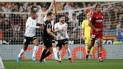 16/04/23 PARTIDO PRIMERA DIVISION 
VALENCIA - SEVILLA 
POSBLE MANO PENALTI FERNANDO SAMU CASTILLEJO VAR PROTESTAS