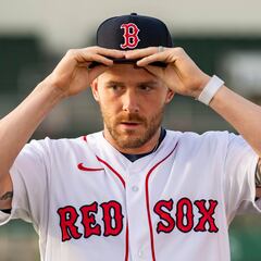 Trevor Story es operado del codo derecho