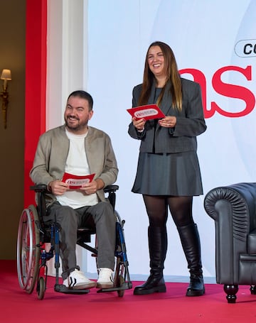 Rubén Martín y Ana Gutiérrez, presentadores de AS Tv, encargados de conducir el Congreso Deporte en Positivo 2024.