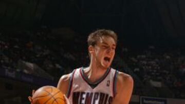 Un joven Pau Gasol, durante un Grizzlies-Nets en diciembre de 2003.